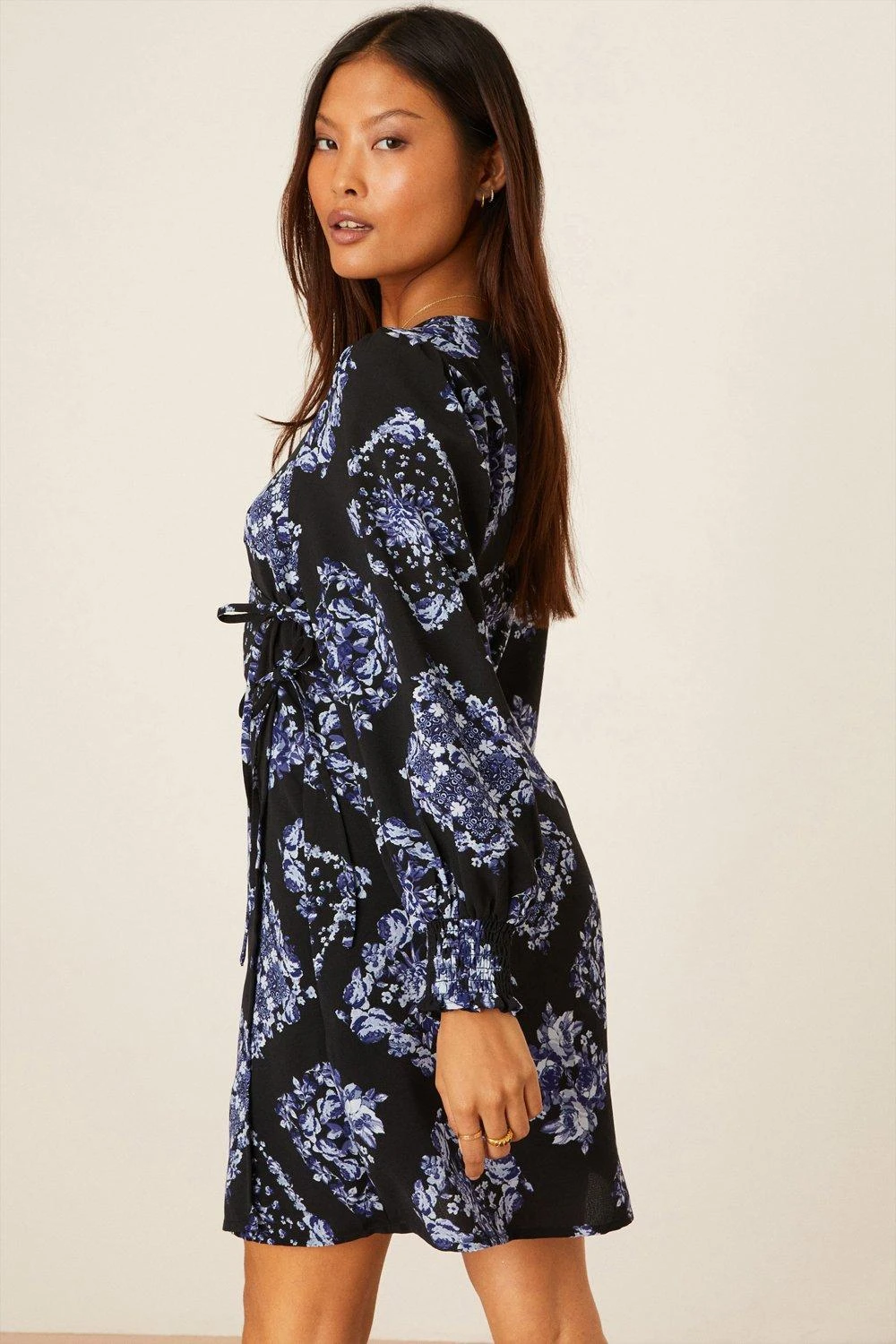 Dorothy Perkins Petite Blue Floral Diamond Print Wrap Mini Dress 3 Dorothy Perkins Petite Blue Floral Diamond Print Wrap Mini Dress - Image 3