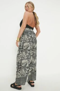 Dorothy Perkins Curve Black Tropical Crinkle Wide Leg Trouser -Clozurely Sales Store bqq09804 mono xl 2