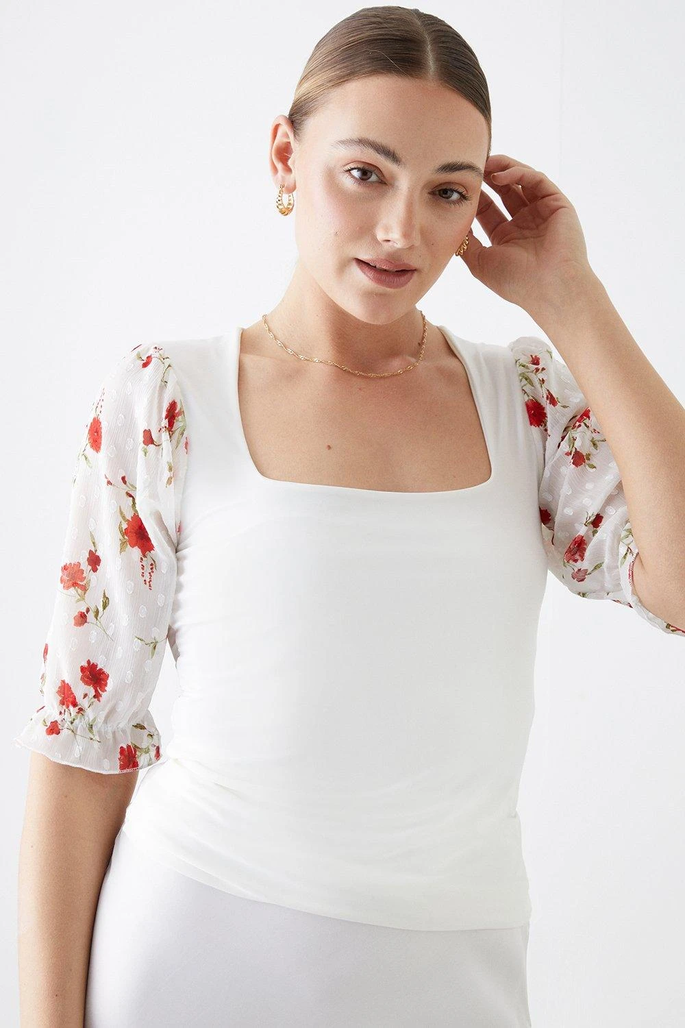 Dorothy Perkins Tall Floral Embroidered Sleeve Top 1 Dorothy Perkins Tall Floral Embroidered Sleeve Top